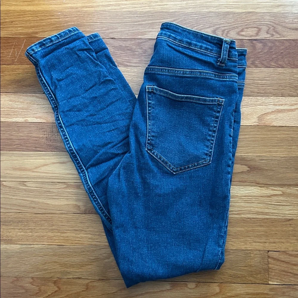 H&M Navy Curvy Jegging Jeans - Women's Stretch Denim - Picture 4 of 4